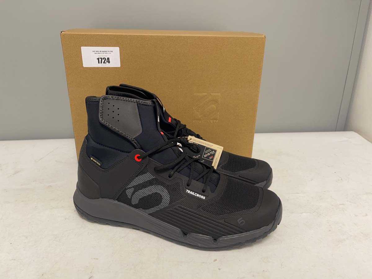 Lot Adidas UK11 5.10 trailcross GTX trainers in...