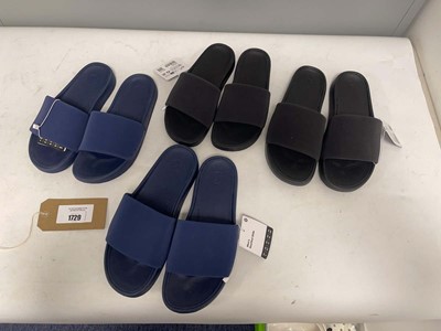 Lot 4x Lulu Lemon restfeel slides in black / navy