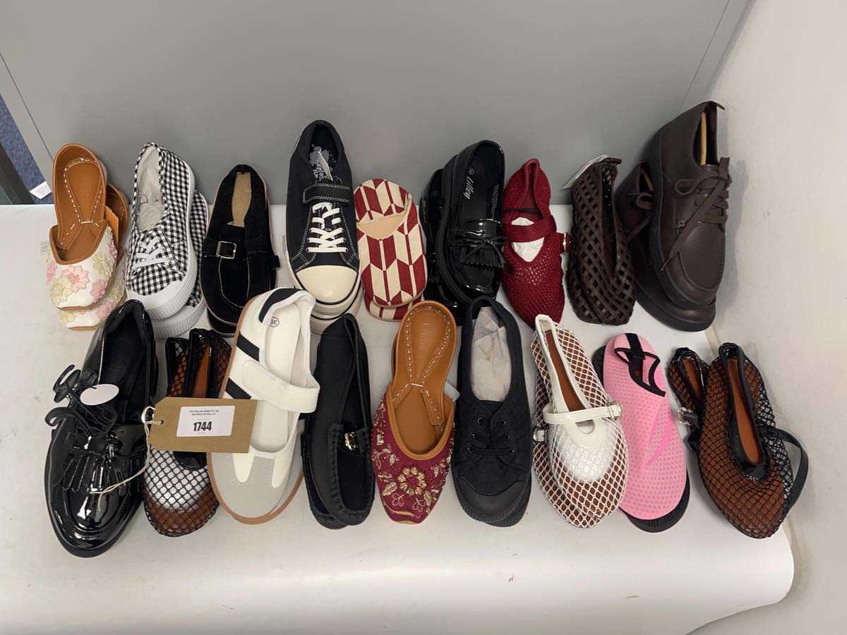 Lot 18x Pairs of shoes to include Fitflop, H&M,...
