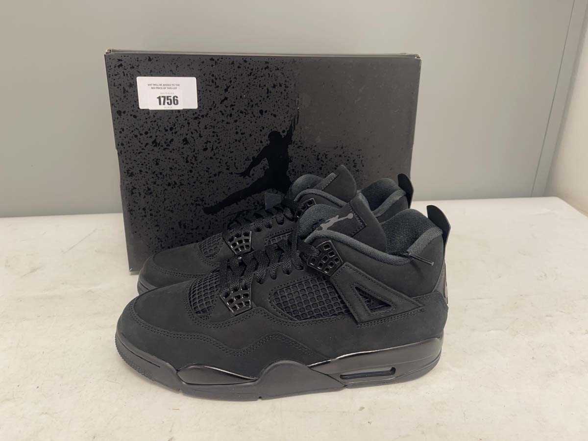 Lot Nike UK9.5 air jordan 4 retro trainers in...