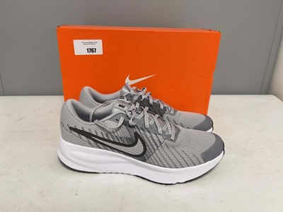 Lot Nike UK11.5 run defy trainers in wolf grey -...