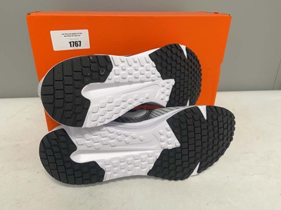 Lot Nike UK11.5 run defy trainers in wolf grey -...