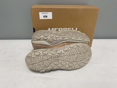 Lot Merrell UK8.5 jungle moc trainers in hazel -...