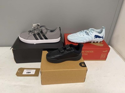 Lot 3x Boxed pairs of children's shoes to include...