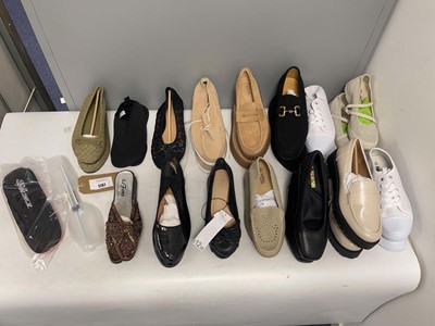Lot 15x Pairs of shoes to include Sketchers, Next,...