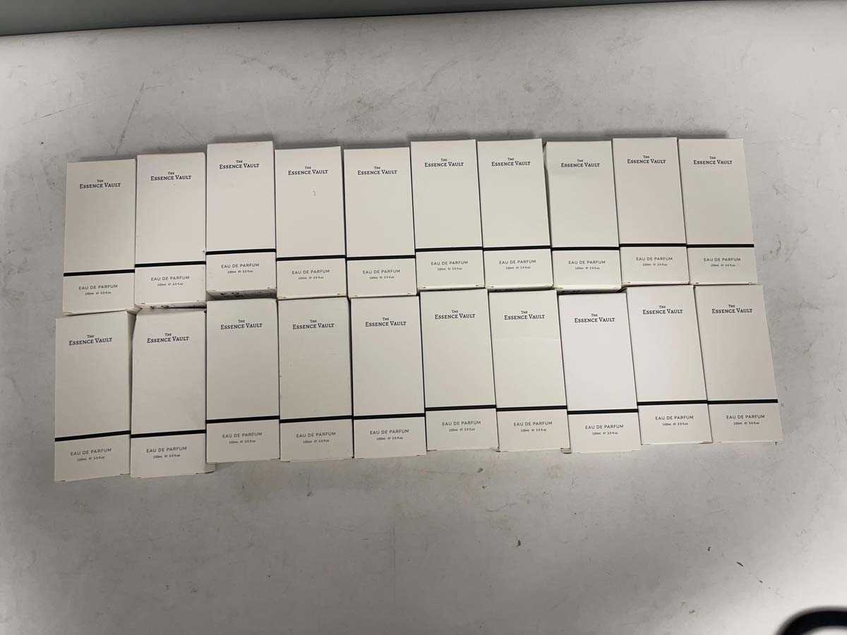 Lot 20x The Essence Vault perfumes