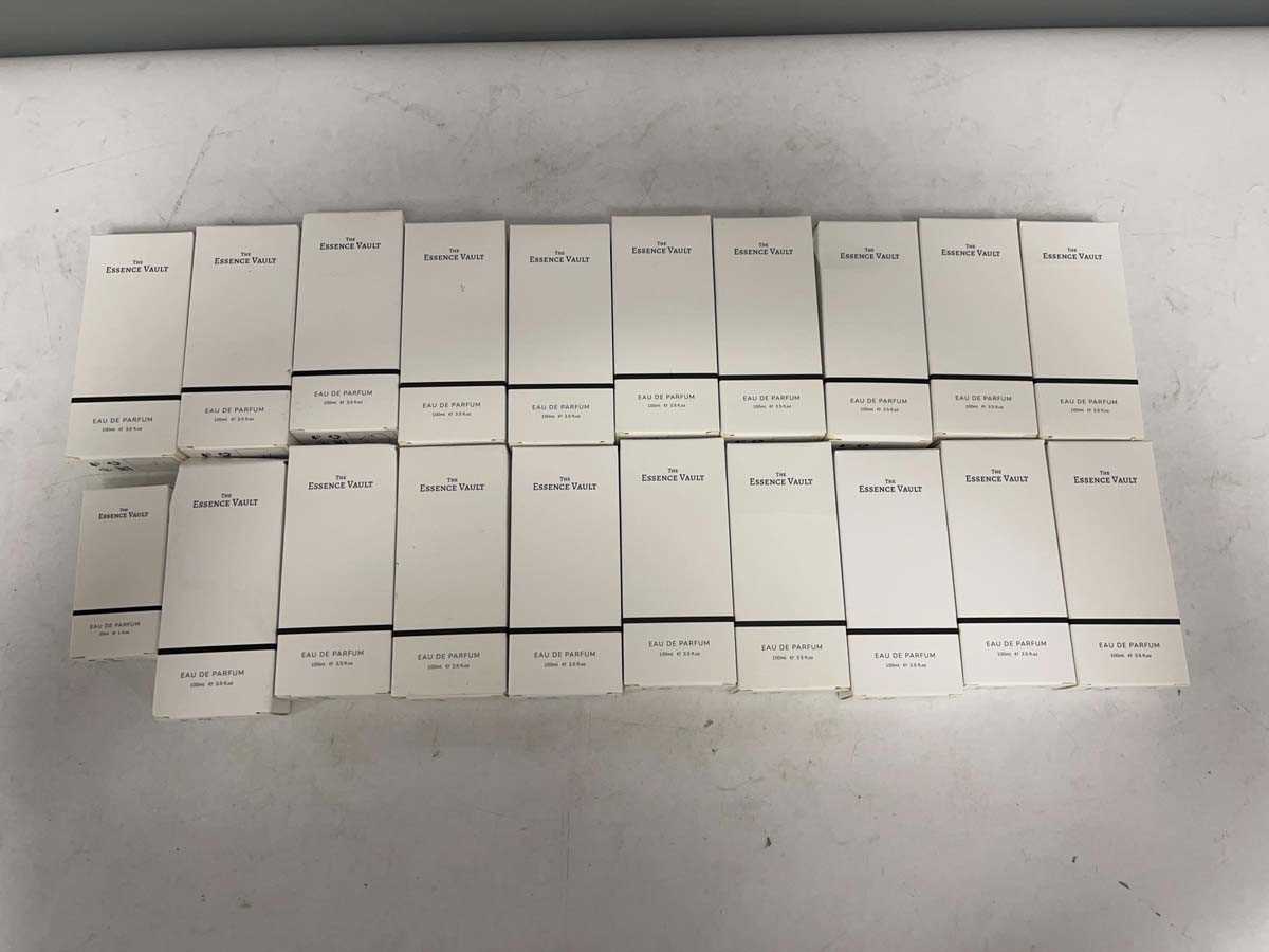 Lot 20x The Essence Vault perfumes