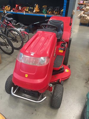 Lot 4136 - Countax C600H petrol ride on lawnmower plus key