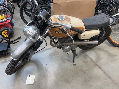 Lot 4020 - 2001 Honda CG125 124cc motorbike