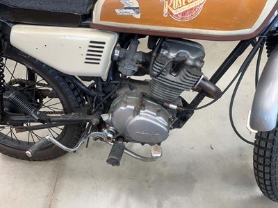 Lot 4020 - 2001 Honda CG125 124cc motorbike