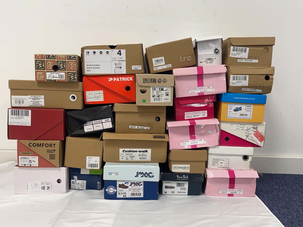 Lot 1001 - Pallet box (not included) containing boxed