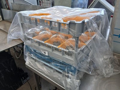 Lot 697 - 3 stacking crates of assorted glassware