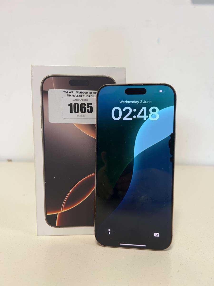 Lot Apple iPhone 16 Pro Max, Desert Titanium,...