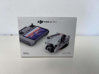 Lot DJI Mini 4 Pro ultra light drone, boxed