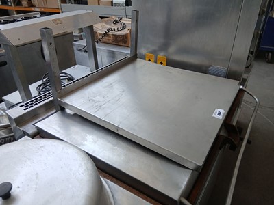 Lot 382 - 60cm heavy duty wall mount shelf