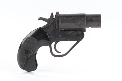 Lot 1692 - (S1) 1 ins Flare Pistol, black steel barrel...