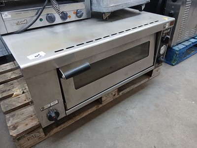 Lot 464 - 97cm electric Lincat IP21B single-deck pizza oven