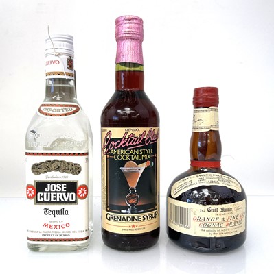 Lot 147 - 3 small bottles, 1x Jose Cuervo Tequila 38%...