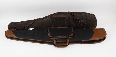 Lot 1307 - Two heavy duty padded rifle bags