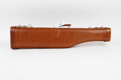Lot 1453 - Tan leather leg o' mutton gun case, for 28 ins...