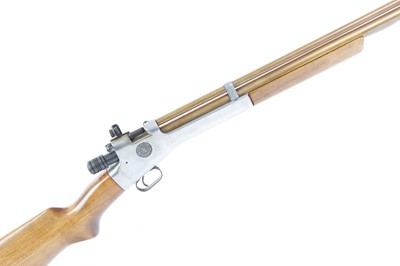 Lot 124 - A Vintage .22 Crosman Model 101 pump-up air...