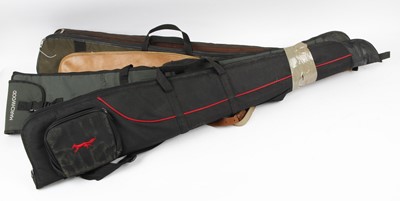Lot 1323 - 5 Various nylon padded gun slips